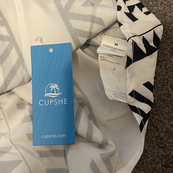 Pattern dress - Picture 2 of 2